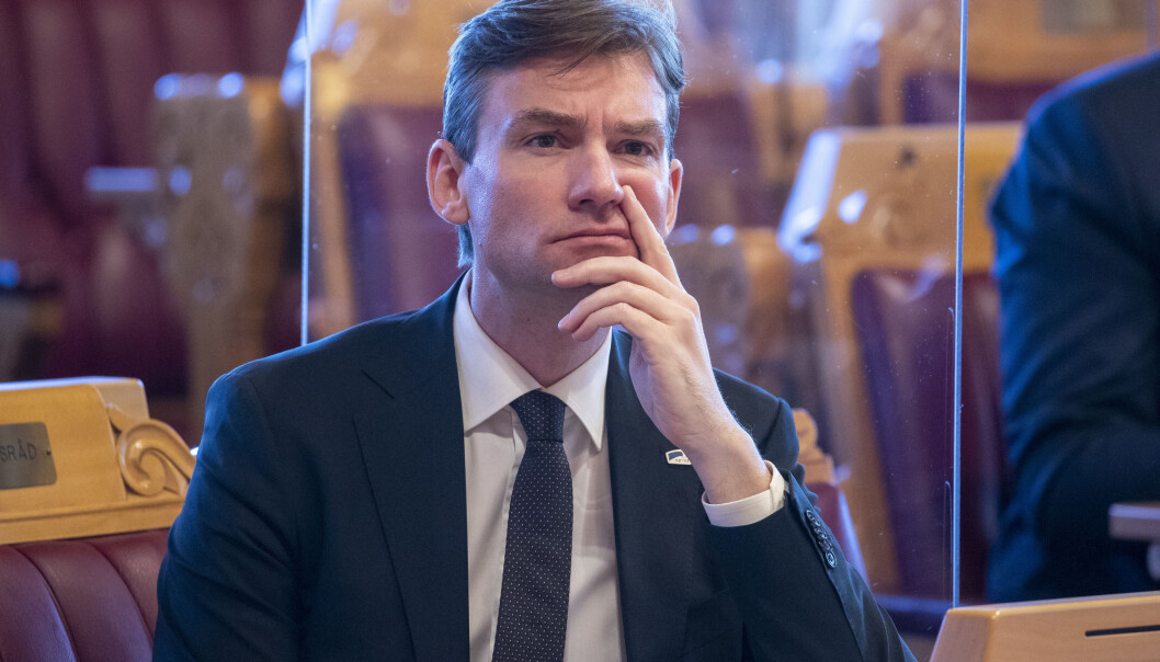 Forsknings- og høyere utdanningsminister Henrik Asheim (H) fastslår at koronasituasjonen fører til økt tillit til forskningen. Forsknings- og høyere utdanningsminister Henrik Asheim (H) fastslår at koronasituasjonen fører til økt tillit til forskningen.