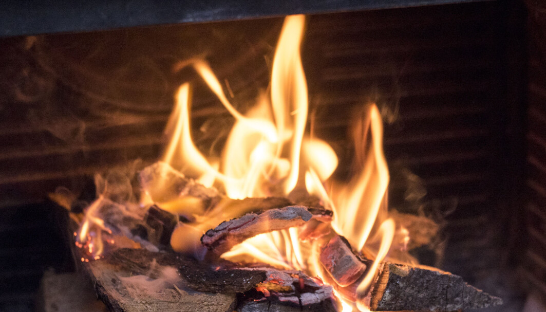 Kos med levende flammer, men det betyr også mer utslipp. Kos med levende flammer, men det betyr også mer utslipp.
