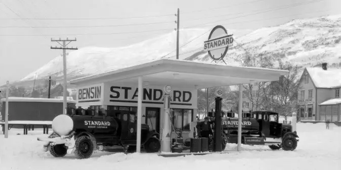A Standard Oil station at Oppdal in Trøndelag county.