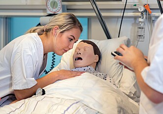 Nursing students want more training using patient dummies