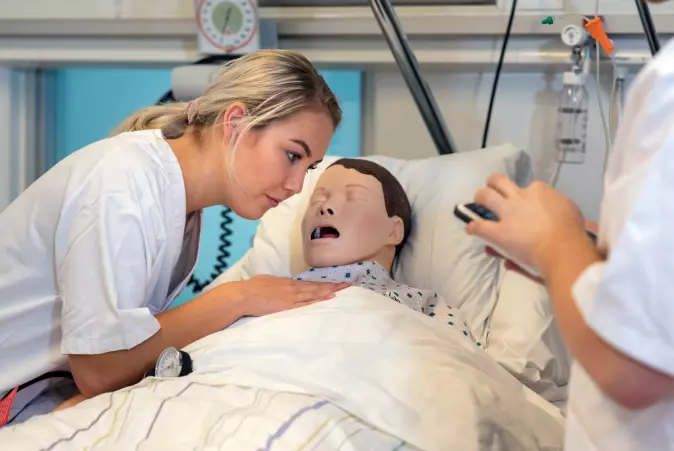 The study showed that the nursing students in observer roles learned more than students who were treating the patient. It could be that nurses who treat the patient dummies are more stressed than those who observe.