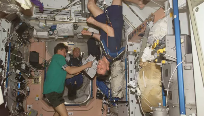 Astronauter har funnet måter å trene på selv om de er vektløse, det er viktig for å ta vare på helsa i rommet.