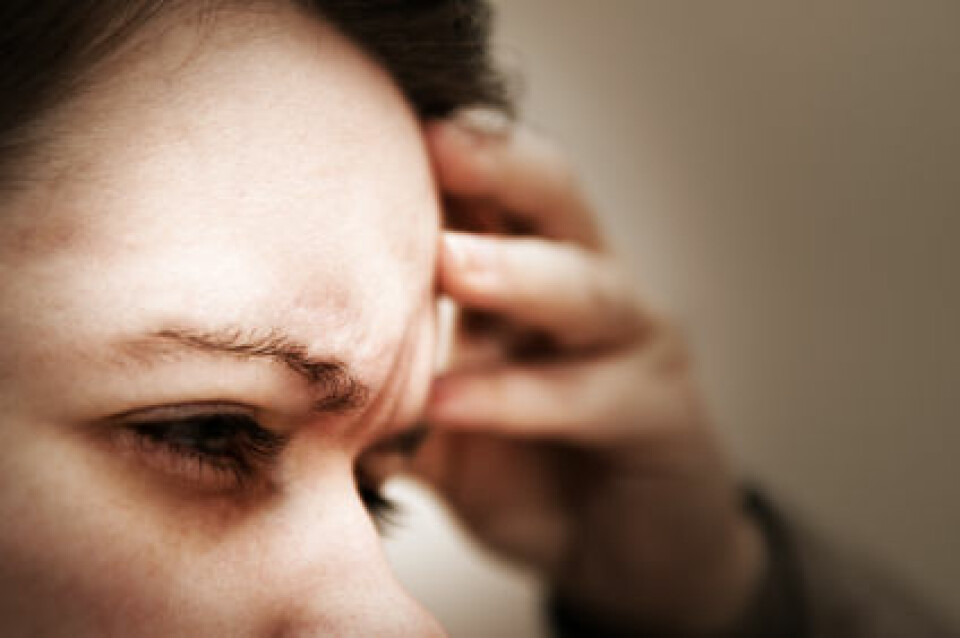 Flere kvinner enn menn rammes av migrene. (Illustrasjonsfoto: iStockphoto)