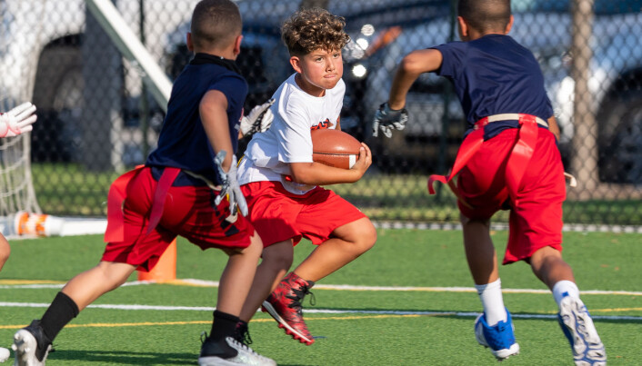 In Norway, American football was tried as a school sport as early as the 1960s, in the environment around the NATO forces at Kolsås in Bærum. In the United States, it is one of the three biggest sports along with basketball and baseball. In Norway, American football was tried as a school sport as early as the 1960s, in the environment around the NATO forces at Kolsås in Bærum. In the United States, it is one of the three biggest sports along with basketball and baseball.