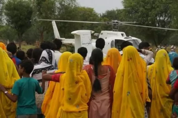 I India har forskere fra Aarhus universitet gått i gang med å lete etter grunnvann med helikopterteknologien SkyTEM. (Foto: Esben Auken)
