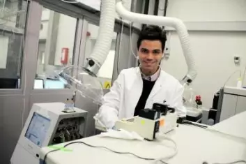 Thiago Verano-Braga maner til forsiktighet i overdreven bruk av nanosølv i klær og andre produkter. (Foto: Birgitte Svennevig, Syddansk Universitet)