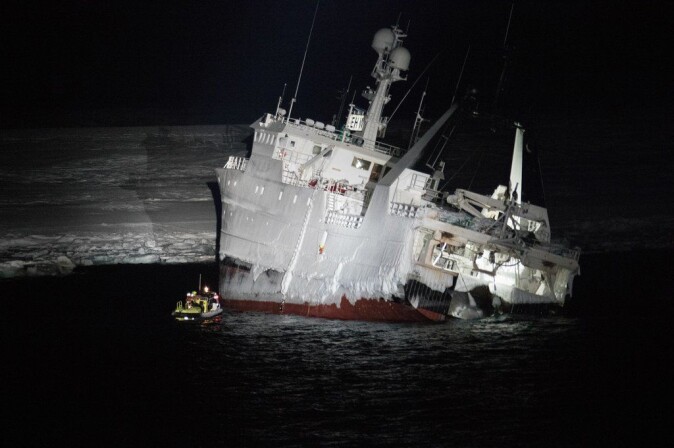 Challenging conditions: The fishing vessel «Northguider» ran aground in Hinlopen Strait in Svalbard on the December 28. The crew of 14 was brought to safety after a challenging rescue mission. It took 1.5 years before the abandoned ship was removed. Challenging conditions: The fishing vessel «Northguider» ran aground in Hinlopen Strait in Svalbard on the December 28. The crew of 14 was brought to safety after a challenging rescue mission. It took 1.5 years before the abandoned ship was removed.