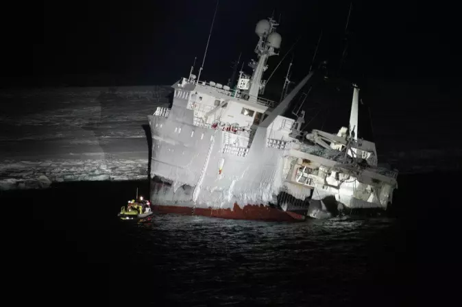 Challenging conditions: The fishing vessel «Northguider» ran aground in Hinlopen Strait in Svalbard on the December 28. The crew of 14 was brought to safety after a challenging rescue mission. It took 1.5 years before the abandoned ship was removed.