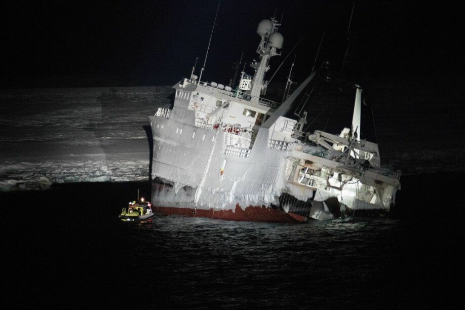 Challenging conditions: The fishing vessel «Northguider» ran aground in Hinlopen Strait in Svalbard on the December 28. The crew of 14 was brought to safety after a challenging rescue mission. It took 1.5 years before the abandoned ship was removed.