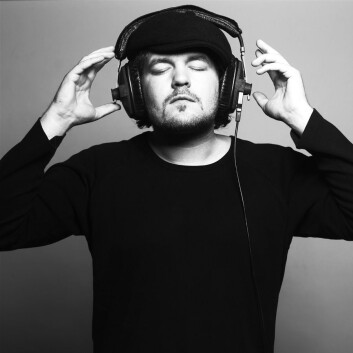 Studier har vist at musikk kan virke like lindrende som Ibuprofen, men selvsagt uten noen former for bivirkninger. (Illustrasjonsfoto: Colourbox) Studier har vist at musikk kan virke like lindrende som Ibuprofen, men selvsagt uten noen former for bivirkninger. (Illustrasjonsfoto: Colourbox)