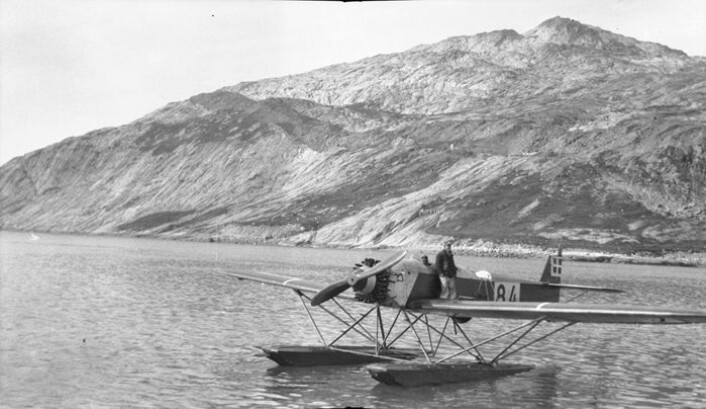 Dansk kartlegging fra fly av det omstridte Øst-Grønland på 1930-tallet blir nå en gullgruve for klimaforskerne. Bildet viser Heinkel-flyet brukt under den danske polarutforskeren Knud Rasmussens ekspedisjon. (Foto: Arktisk Institutt i København) Dansk kartlegging fra fly av det omstridte Øst-Grønland på 1930-tallet blir nå en gullgruve for klimaforskerne. Bildet viser Heinkel-flyet brukt under den danske polarutforskeren Knud Rasmussens ekspedisjon. (Foto: Arktisk Institutt i København)