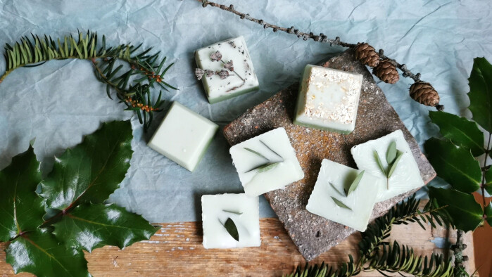 En liten kvast med eukalyptus i såpa er kanskje ikke så middelaldersk, men lukter veldig godt! En liten kvast med eukalyptus i såpa er kanskje ikke så middelaldersk, men lukter veldig godt!