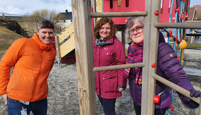De har undersøkt hva pandemien har betydd for hverdagen i barnehagene. Cathrine Bjerknes til venstre, Kathrin Olsen i midten og Kristin A. Ø. Fløtten til høyre. De har undersøkt hva pandemien har betydd for hverdagen i barnehagene. Cathrine Bjerknes til venstre, Kathrin Olsen i midten og Kristin A. Ø. Fløtten til høyre.