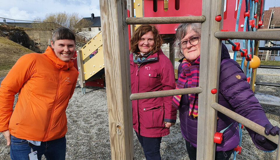 De har undersøkt hva pandemien har betydd for hverdagen i barnehagene. Cathrine Bjerknes til venstre, Kathrin Olsen i midten og Kristin A. Ø. Fløtten til høyre.