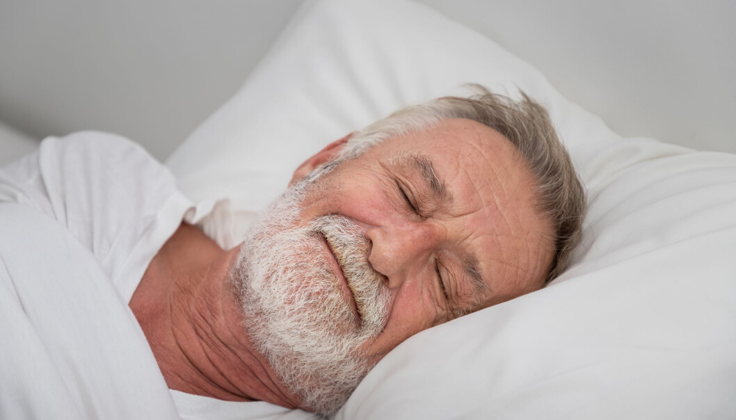 De fleste studier viser at vi får dårligere søvnkvalitet og sover kortere når vi blir eldre. Men eldre opplever ikke selv at de får dårligere søvn, sier forsker. De fleste studier viser at vi får dårligere søvnkvalitet og sover kortere når vi blir eldre. Men eldre opplever ikke selv at de får dårligere søvn, sier forsker.