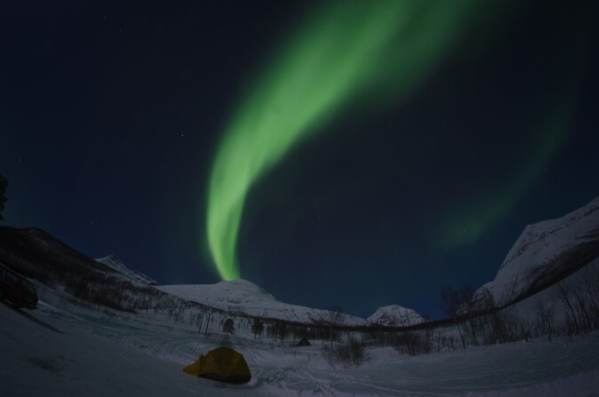 Nordlyset har lokket mange turister til Nord-Norge. En nordlysforsker fra UiT hadde også en finger med i spillet i et britisk TV-program om nordlyset. Nordlyset har lokket mange turister til Nord-Norge. En nordlysforsker fra UiT hadde også en finger med i spillet i et britisk TV-program om nordlyset.