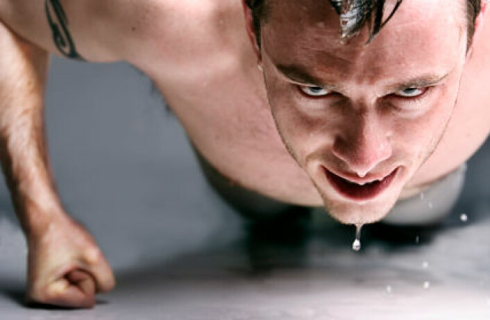 "Menn svetter mer enn kvinner, men begge kjønn kan gjøre svettingen sin mer effektiv gjennom trening.  (Illustrasjonsfoto: iStockphoto)"