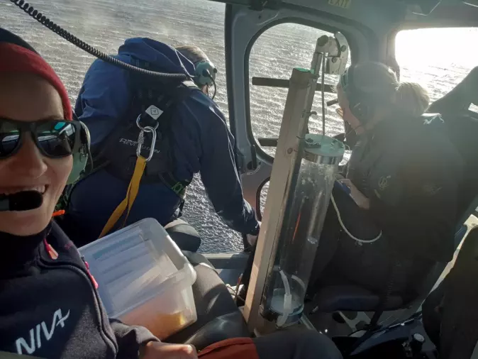 Høsten 2019 tok forskere fra NIVA prøver av omkring tusen norske innsjøer. Helikopter ble brukt for å rekke over alle.