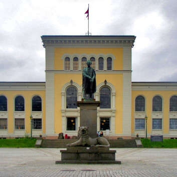 Universitetet i Bergen har lenge ønsket seg ny aula, men fikk ikke noen bevilgninger til dette på neste års statsbudsjett. (Foto: Floflo/Wikimedia Commons) Universitetet i Bergen har lenge ønsket seg ny aula, men fikk ikke noen bevilgninger til dette på neste års statsbudsjett. (Foto: Floflo/Wikimedia Commons)