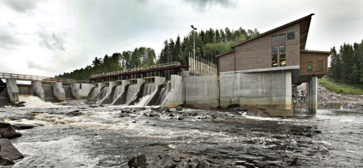 Norge kommer til å ha et overskudd av fornybar vannkraft i tiårene framover, ifølge ny rapport. Her Syversætre foss kraftverk på Flisa i Hedmark. (Foto: Jon Hauge, Aftenposten) Norge kommer til å ha et overskudd av fornybar vannkraft i tiårene framover, ifølge ny rapport. Her Syversætre foss kraftverk på Flisa i Hedmark. (Foto: Jon Hauge, Aftenposten)