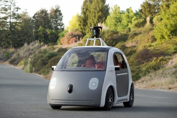 Google er kanskje et godt eksempel på et selskap som både utvikler eksisterende produkter samtidig som de satser på å utvikle helt nye ting, som det nyeste tilskuddet, den førerløse bilen. (Foto: Scanpix/Reuters) Google er kanskje et godt eksempel på et selskap som både utvikler eksisterende produkter samtidig som de satser på å utvikle helt nye ting, som det nyeste tilskuddet, den førerløse bilen. (Foto: Scanpix/Reuters)