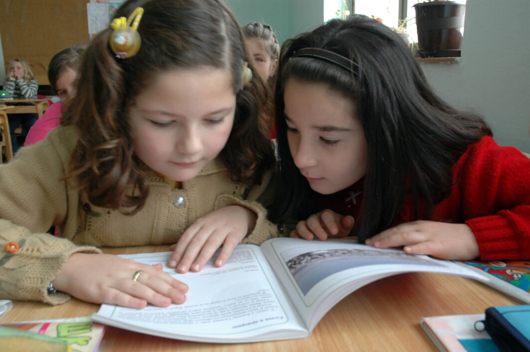 I flerspråklige regioner i det sosialistiske Jugoslavia var det vanlig at skolebarn fikk undervisning i et minoritetsspråk. I dag må barn på Balkan lære naboene sitt språk på andre måter. I flerspråklige regioner i det sosialistiske Jugoslavia var det vanlig at skolebarn fikk undervisning i et minoritetsspråk. I dag må barn på Balkan lære naboene sitt språk på andre måter.
