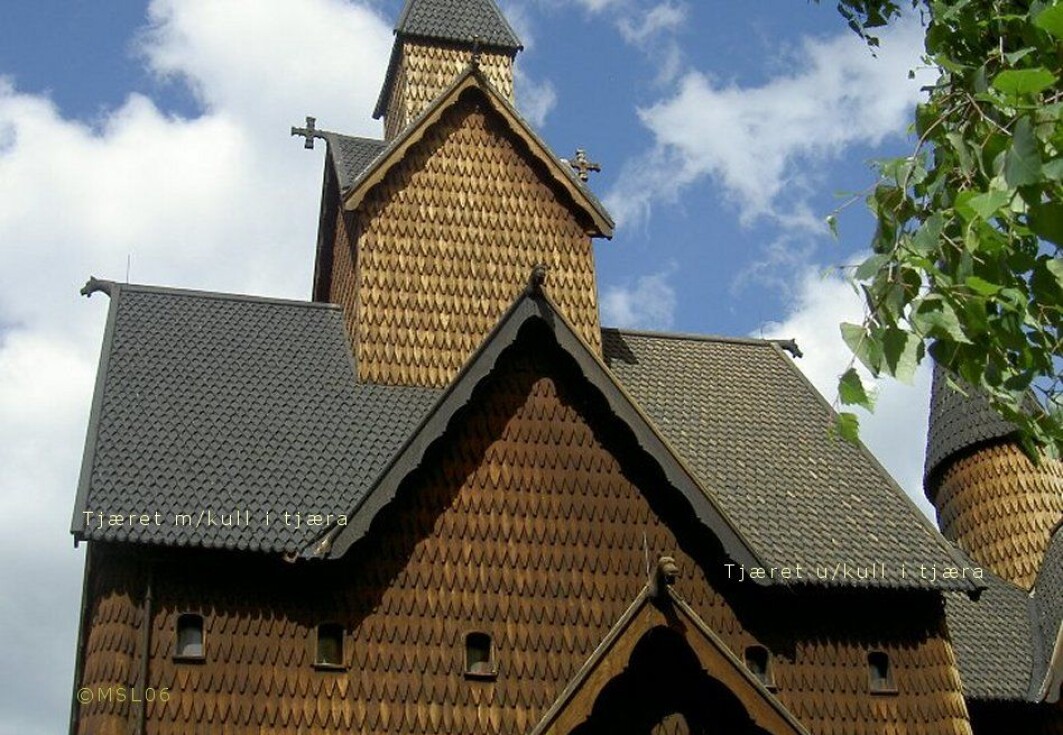 Heddal stavkirke ble gjenstand for eksperimentering på 2000-tallet. Riksantikvaren krevde at det skulle brukes milebrent tjære, og den skulle påføres med kost. Inger Marie Egenberg og Mette Lehmann fant ut at å tilsette kull fra milen hadde god effekt på holdbarheten. Takflaten til venste i bildet har kulltilsetning, mens den til høyre ikke har det. Bildet er fra 2006, to år etter tjærebreing. Heddal stavkirke ble gjenstand for eksperimentering på 2000-tallet. Riksantikvaren krevde at det skulle brukes milebrent tjære, og den skulle påføres med kost. Inger Marie Egenberg og Mette Lehmann fant ut at å tilsette kull fra milen hadde god effekt på holdbarheten. Takflaten til venste i bildet har kulltilsetning, mens den til høyre ikke har det. Bildet er fra 2006, to år etter tjærebreing.