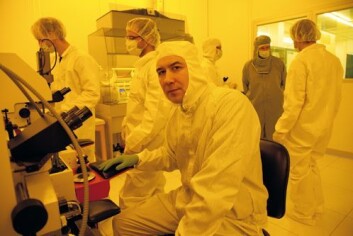 Eduard Monakhov forsker på fremtidens solceller i Mikro- og nanoteknologilaboratoriet ved Universitetet i Oslo. (Foto: Yngve Vogt) Eduard Monakhov forsker på fremtidens solceller i Mikro- og nanoteknologilaboratoriet ved Universitetet i Oslo. (Foto: Yngve Vogt)