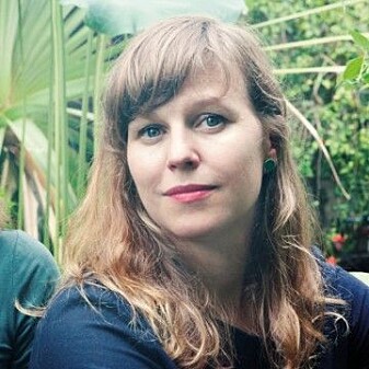 – Hjernen er i sin natur kreativ. Man skal ikke bli lei seg hvis man ikke føler seg kreativ hele tiden, sier forfatter Hilde Østby. – Hjernen er i sin natur kreativ. Man skal ikke bli lei seg hvis man ikke føler seg kreativ hele tiden, sier forfatter Hilde Østby.