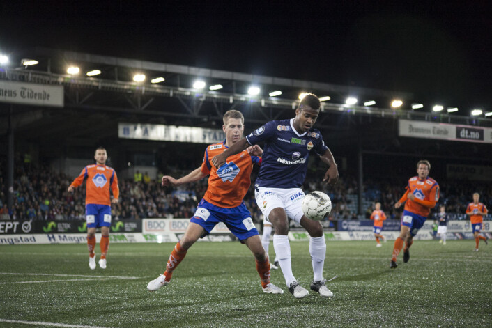 Uansett om alle klubbene blir 10 prosent bedre, er det fremdeles like mange poeng som deles ut. Noen rykker ned, og noen vinner – senest Strømsgodset, her representert ved Ola Kamara mot Aalesund i 2012-sesongen. (Foto: Frederik Ringnes) Uansett om alle klubbene blir 10 prosent bedre, er det fremdeles like mange poeng som deles ut. Noen rykker ned, og noen vinner – senest Strømsgodset, her representert ved Ola Kamara mot Aalesund i 2012-sesongen. (Foto: Frederik Ringnes)