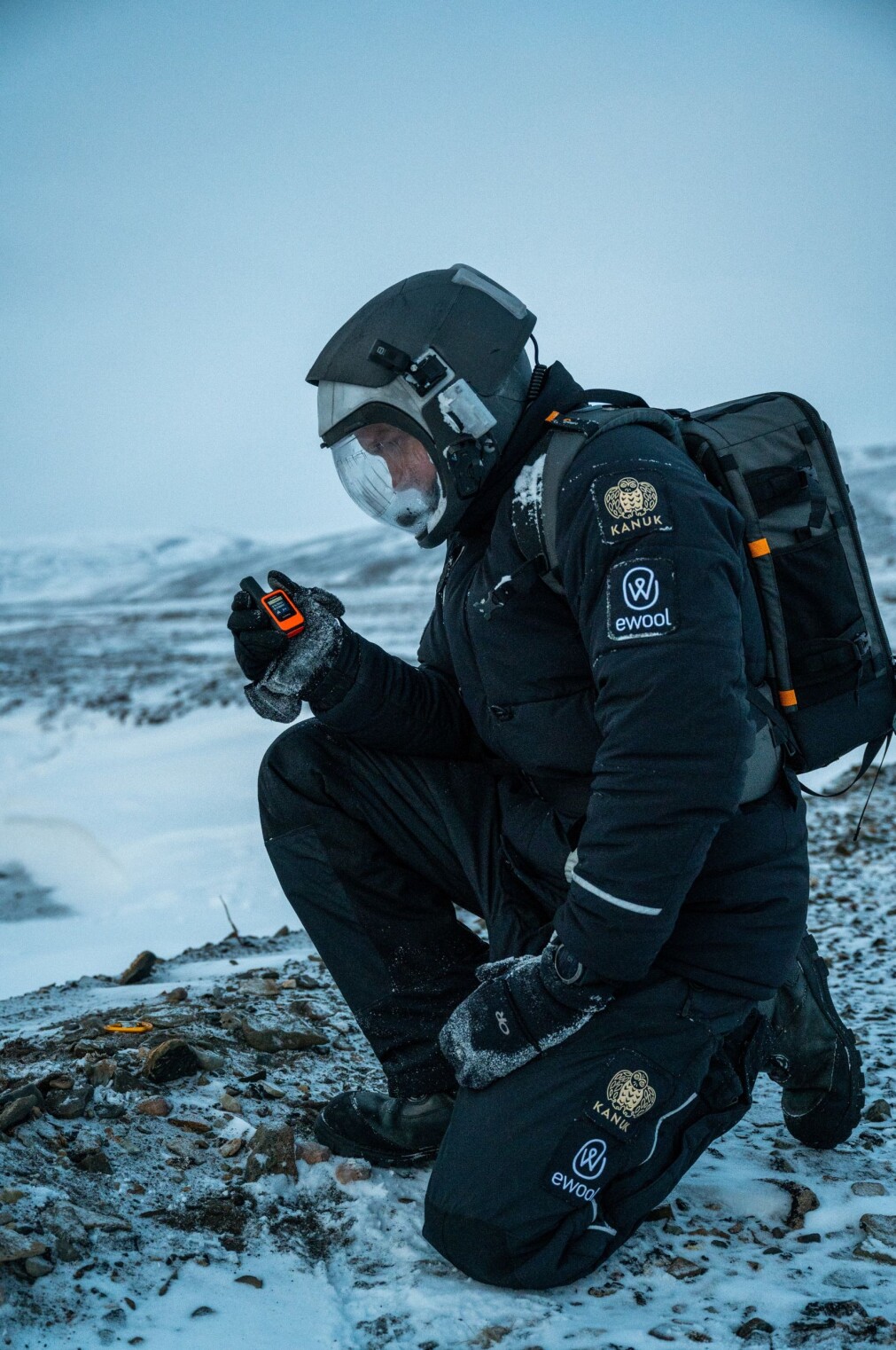 Sebastian Aristotelis utstyrt med romdrakt og walkietalkie. Sebastian Aristotelis utstyrt med romdrakt og walkietalkie.