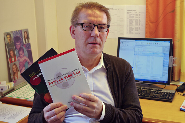 Hallgeir Gammelsæter har skrevet om fotballedelse i bokform sammen med Frode Ohr, og rsammen med Steinar Askvik og Bjarne Espedal har han redigert festkrift om ledelse for Torodd Strand. (Foto: Georg Mathisen) Hallgeir Gammelsæter har skrevet om fotballedelse i bokform sammen med Frode Ohr, og rsammen med Steinar Askvik og Bjarne Espedal har han redigert festkrift om ledelse for Torodd Strand. (Foto: Georg Mathisen)