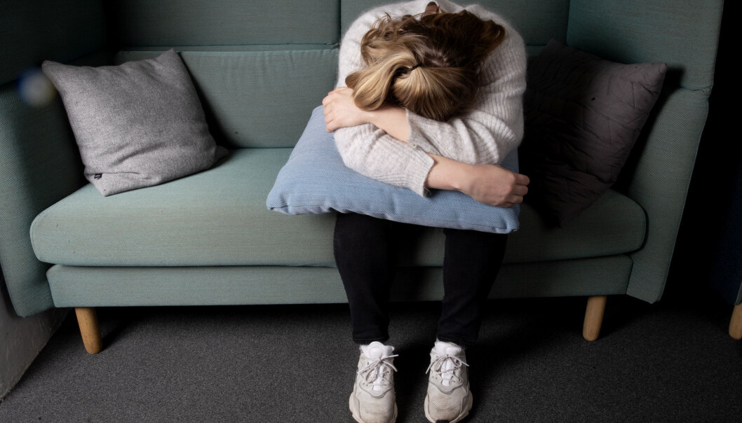 15 prosent av norske ungdommer sier de ble utsatt for vold eller overgrep i ukene skolene var stengt. 15 prosent av norske ungdommer sier de ble utsatt for vold eller overgrep i ukene skolene var stengt.