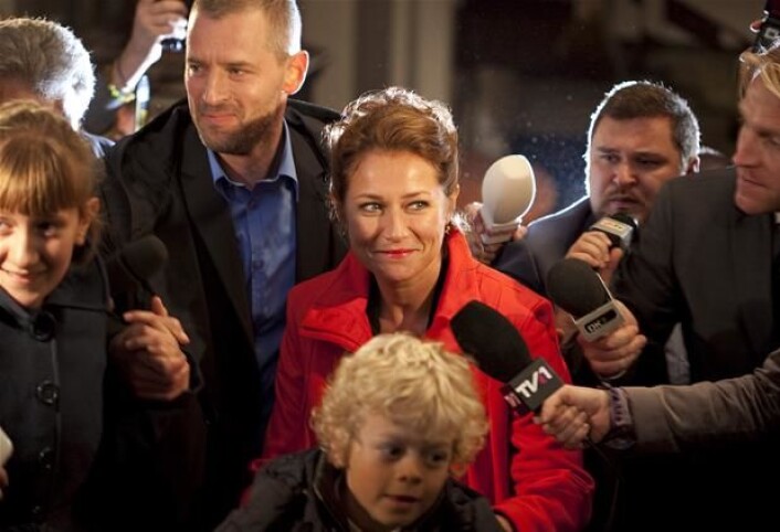 Statsministeren i Borgen, Birgitte Nyborg Christensen og hennes mann, Philip Christensen. Skuespillerne er Sidse Babett Knudsen og Mikael Birkkjær. (Foto: Mike Kollöffel/Danmarks Radio) Statsministeren i Borgen, Birgitte Nyborg Christensen og hennes mann, Philip Christensen. Skuespillerne er Sidse Babett Knudsen og Mikael Birkkjær. (Foto: Mike Kollöffel/Danmarks Radio)