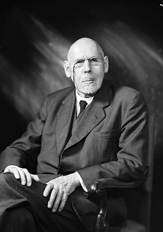 Johan Scharffenberg var en frittalende norsk psykiater som tidlig advarte om Adolf Hitlers mentale helse. Johan Scharffenberg var en frittalende norsk psykiater som tidlig advarte om Adolf Hitlers mentale helse.