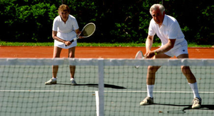 "Å svinge tennisrekkerten kan gi gode bidrag til den fysiske formen." "Å svinge tennisrekkerten kan gi gode bidrag til den fysiske formen."