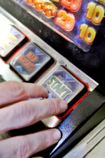 Pengespill på automater gikk rimeligvis kraftig ned etter forbudet, men samtidig så forskerne en økning i noen andre typer spill. (Foto: Sirus/Nye bilder)