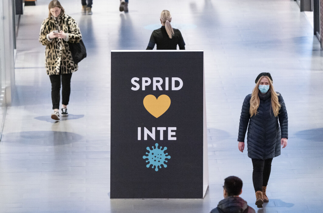 Julehandel på Triangelns köpcentrum i Malmö. Julehandel på Triangelns köpcentrum i Malmö.