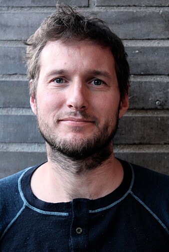 Den beste pillen mot konspirasjonsteorier er å skape inkluderende, stabile og trygge demokratiske samfunn, sier Kjetil Braut Simonsen. Den beste pillen mot konspirasjonsteorier er å skape inkluderende, stabile og trygge demokratiske samfunn, sier Kjetil Braut Simonsen.