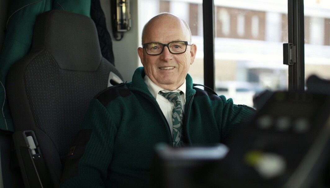 Bussjåfør Kjell Bryni fikk spiserørskreft i 2009, og er en av få som har overlevd kreftformen. Han er glad for at innsamlede penger nå går til mer forskning på sykdommen. Bussjåfør Kjell Bryni fikk spiserørskreft i 2009, og er en av få som har overlevd kreftformen. Han er glad for at innsamlede penger nå går til mer forskning på sykdommen.
