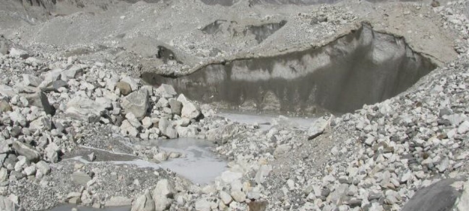 Isen i Himalaya smelter jevnt, selv om det ikke går like kjapt i alle områder. Her fra Ngozumpa-breen i nærheten av Mount Everest, i Nepal. Kimberly Casey