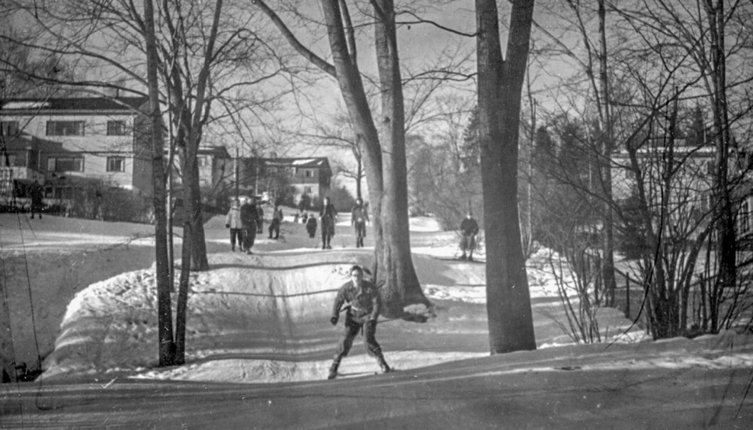 “Damefallet” in Nordberg just below Sognsvann lake is one of the “Marka” trails that were planned as early as the interwar period, and is still in use. Photograph from 1950. “Damefallet” in Nordberg just below Sognsvann lake is one of the “Marka” trails that were planned as early as the interwar period, and is still in use. Photograph from 1950.