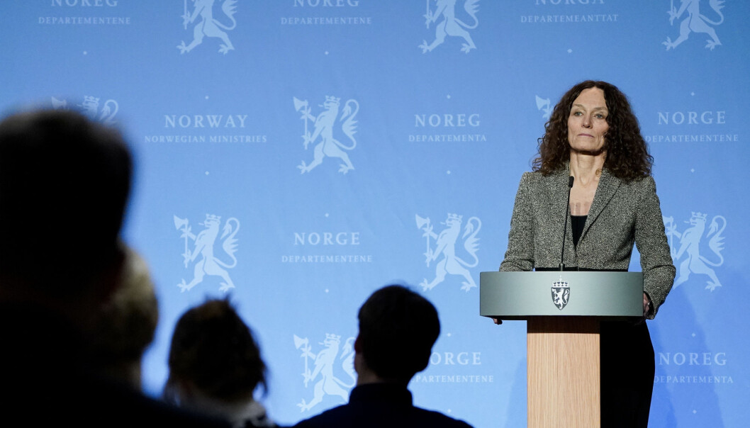 Direktør ved Folkehelseinstituttet Camilla Stoltenberg under en pressekonferanse om koronasituasjonen. Direktør ved Folkehelseinstituttet Camilla Stoltenberg under en pressekonferanse om koronasituasjonen.