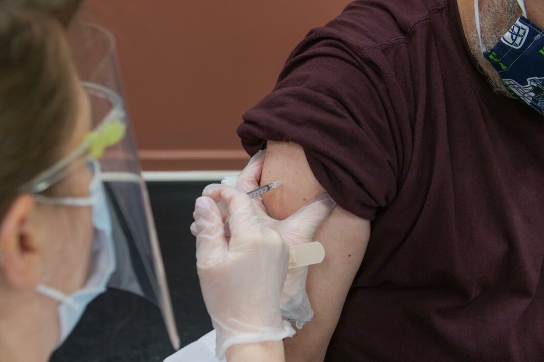 – Vi kan være helt sikre på at den kliniske testingen av disse vaksinene ikke har vært mindre eller dårligere enn ved andre vaksineløp, sier forsker Sven Even Borgos. – Vi kan være helt sikre på at den kliniske testingen av disse vaksinene ikke har vært mindre eller dårligere enn ved andre vaksineløp, sier forsker Sven Even Borgos.