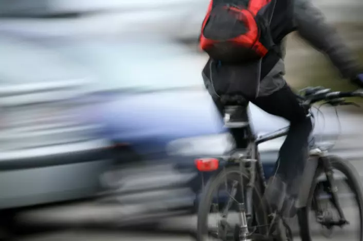 Uhellsrisikoen for syklister øker dramatisk i kryss med dårlig sikt, viser svensk forskning. Illustrasjonsfoto: (Foto: iStockPhoto)