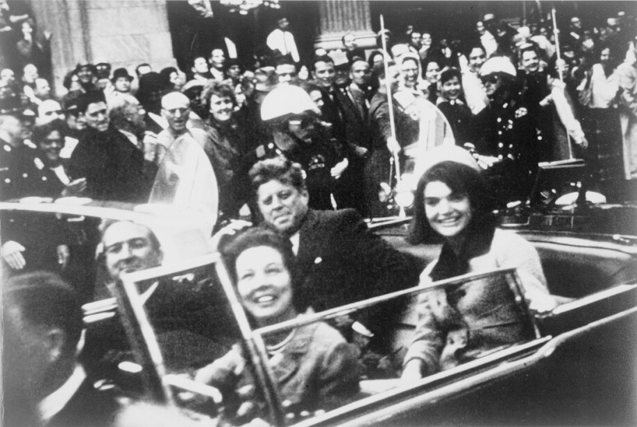 Et flertall av amerikanerne tror ikke at Lee Harvey Oswald var alene om å drepe John F. Kennedy.