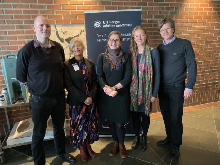From the left: Henrik Johnsson, professor Bibi Jonsson from Lund university, Ingri Løkholm Ramberg, Linda Nesby and professor Ståle Dingstad from the University of Oslo at the Hamsun-conference in Oslo in 2019. From the left: Henrik Johnsson, professor Bibi Jonsson from Lund university, Ingri Løkholm Ramberg, Linda Nesby and professor Ståle Dingstad from the University of Oslo at the Hamsun-conference in Oslo in 2019.