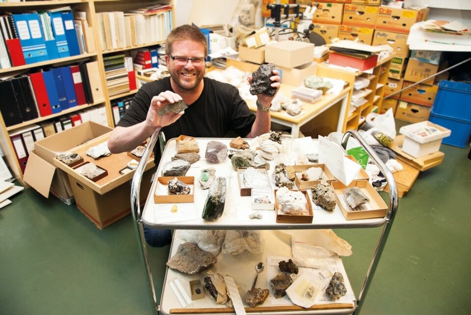 Landets eneste meteorittforsker, Rune Selbekk, har nettopp analysert den kjemiske sammensetningen i Oslo-meteoritten. (Foto: Yngve Vogt)