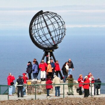 Turister på Nordkapp. (Illustrasjonsfoto: www.colourbox.no) Turister på Nordkapp. (Illustrasjonsfoto: www.colourbox.no)