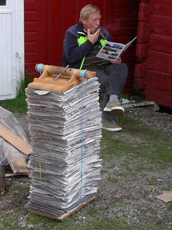 Reidar Elven med sigar og plantepresse. (Foto: Heidi Solstad, NTNU) Reidar Elven med sigar og plantepresse. (Foto: Heidi Solstad, NTNU)